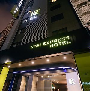 Kiwi Express Hotel - Jiuru Rd Καοσιούνγκ Exterior photo