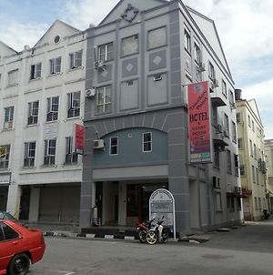 Travellers Planet Hotel & Guesthouse Malacca Exterior photo