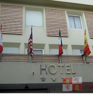 Hotel Castilla Y Leon Γκουανταλαχάρα Exterior photo