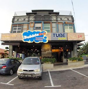 Tube Hotel Malacca Exterior photo