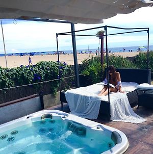 Lux Beach House Barcelona With Pool And Hot Tub, Beach Access Βίλα Malgrat De Mar Exterior photo