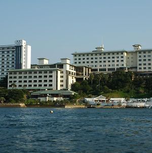 Toba Seaside Hotel Exterior photo
