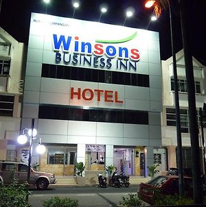 Winsons Business Inn Μπουκίτ Μερταχάμ Exterior photo