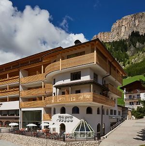 Mountain Hotel Mezdi Colfosco Exterior photo