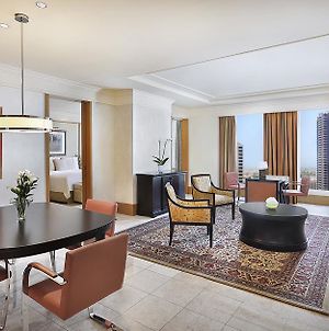 The Ritz-Carlton Executive Residences Ντουμπάι Exterior photo