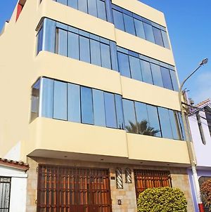 Taytaypa Rooms & Apartments Lima Airport Exterior photo