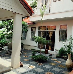 Little Mango Lovely Homestay Μπανγκόκ Exterior photo