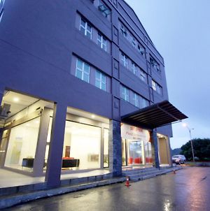 Place2Stay Business Hotel @ Waterfront Κουτσίνγκ Exterior photo