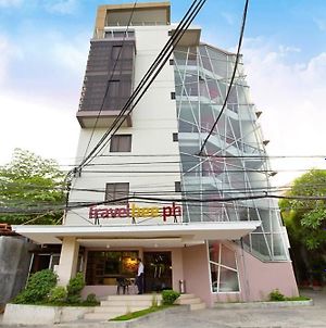 Travelbee Business Inn Cebu Exterior photo