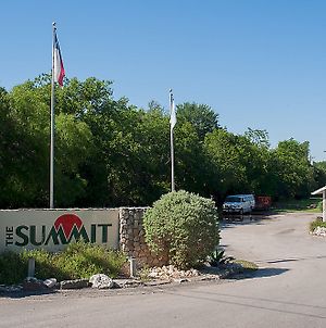 The Summit Vacation And Rv Resort New Braunfels Exterior photo