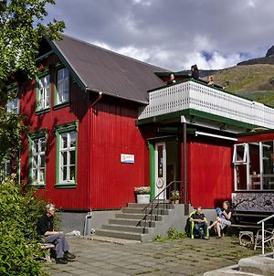 Hafaldan - Old Hospital Hostel Seyðisfjörður Exterior photo