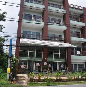 Hill Top Service Suites Pattaya Exterior photo