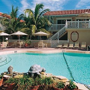 Tortuga Inn Beach Resort By Resortquest Bradenton Beach Exterior photo