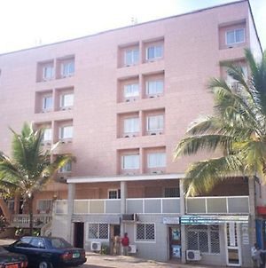 Meumi Palace Yaoundé Exterior photo