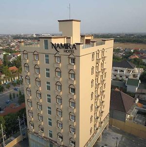 Namira Syariah Hotel Σουραμπάγια Exterior photo
