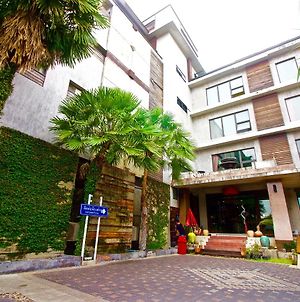 Eurna Resort Hotel Μπανγκόκ Exterior photo