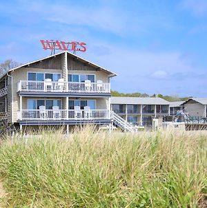 Waves Oceanfront Resort Old Orchard Beach Exterior photo