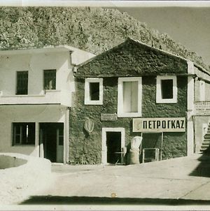 Pyrgoi Theodorakaki: O Gerolimenas Ξενοδοχείο Exterior photo