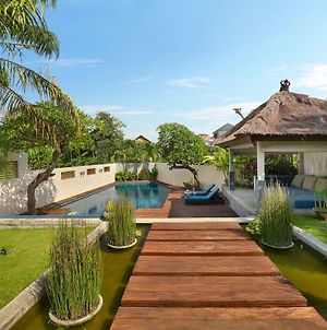 Villa Embrace Kuta Lombok Exterior photo