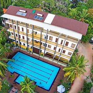 Olanro Negombo Ξενοδοχείο Exterior photo