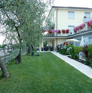 Villa Treccani Apartments Μαλτσεζίνε Exterior photo