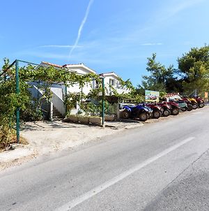 Guesthouse Aria Τρογκίρ Exterior photo