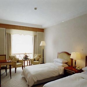 Tianbao International Hotel Τιαντζίν Room photo