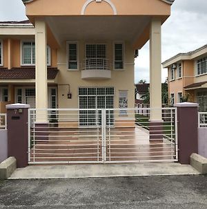 Homestay Executive At Town Area For 16 Pax Malacca Exterior photo