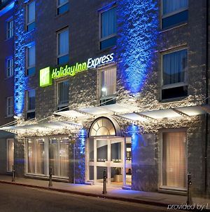 Holiday Inn Express Aberdeen City Centre Exterior photo