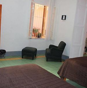 Home And Hostel Γκουανταλαχάρα Exterior photo