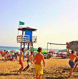 Malaga Beach Holidays Μοτέλ Rincón de la Victoria Exterior photo