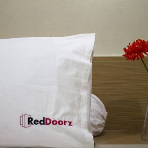 Reddoorz Near Senopati Ξενοδοχείο Τζακάρτα Exterior photo