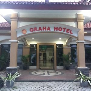 Graha Hotel Sragen Exterior photo
