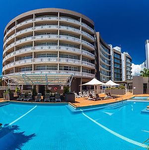 Doubletree By Hilton Cairns Ξενοδοχείο Exterior photo