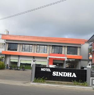 Sindha Hotel Ruteng Exterior photo