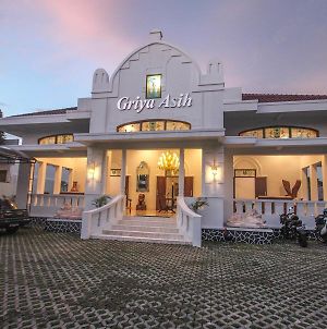 Griya Asih Ξενοδοχείο Γιογκιακάρτα Exterior photo