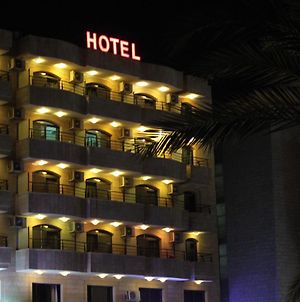Maswada Plaza Hotel Άκαμπα Exterior photo