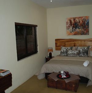 Bo Heimia Guesthouse Pretoria-Noord Exterior photo