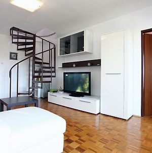 Three-Bedroom Spacious Modern Apartment Ss Lucija Exterior photo