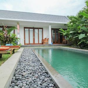 Anyar Bagus Villa Kuta Lombok Exterior photo