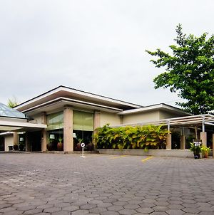Tasneem Convention Hotel Yogyakarta Γιογκιακάρτα Exterior photo