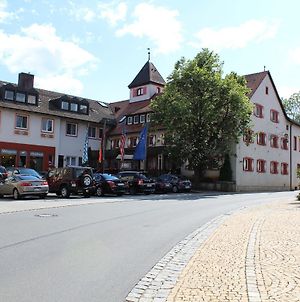 Wirtshaus & Hotel Goldener Greif Edelsfeld Exterior photo