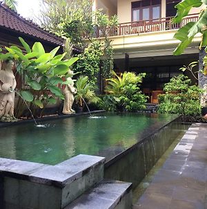 Yulia 1 Bed and Breakfast Sanur Exterior photo