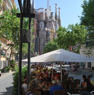 Gaudi Apartments Βαρκελώνη Exterior photo