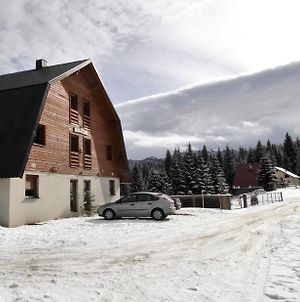 Guest House Alpha Ski Camp Τζαχορίνα Exterior photo