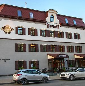 Premier Hotel Pochaiv Exterior photo
