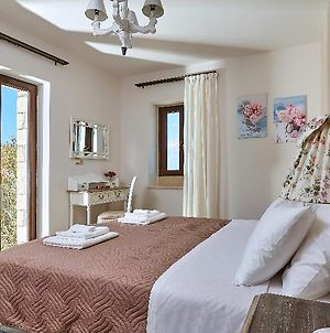 Orelia Cretan Villas & Deluxe Apartments Exterior photo