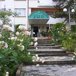 Paradise Hotel Madzharovo Exterior photo