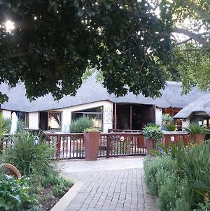 Gabbata Lodge Leeuwfontein Exterior photo