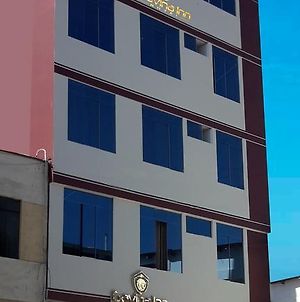 Gavina Inn Hotel Τάκνα Exterior photo